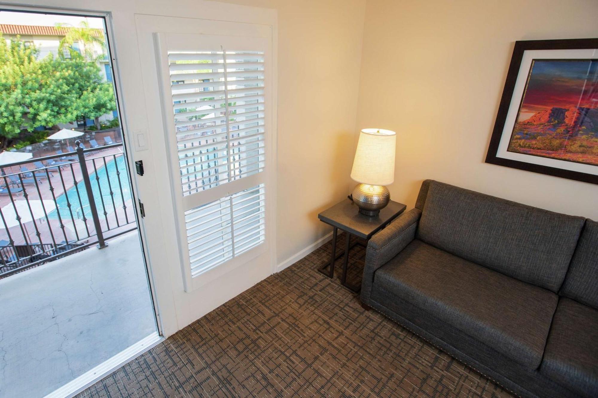 Embassy Suites By Hilton Scottsdale Resort Екстер'єр фото