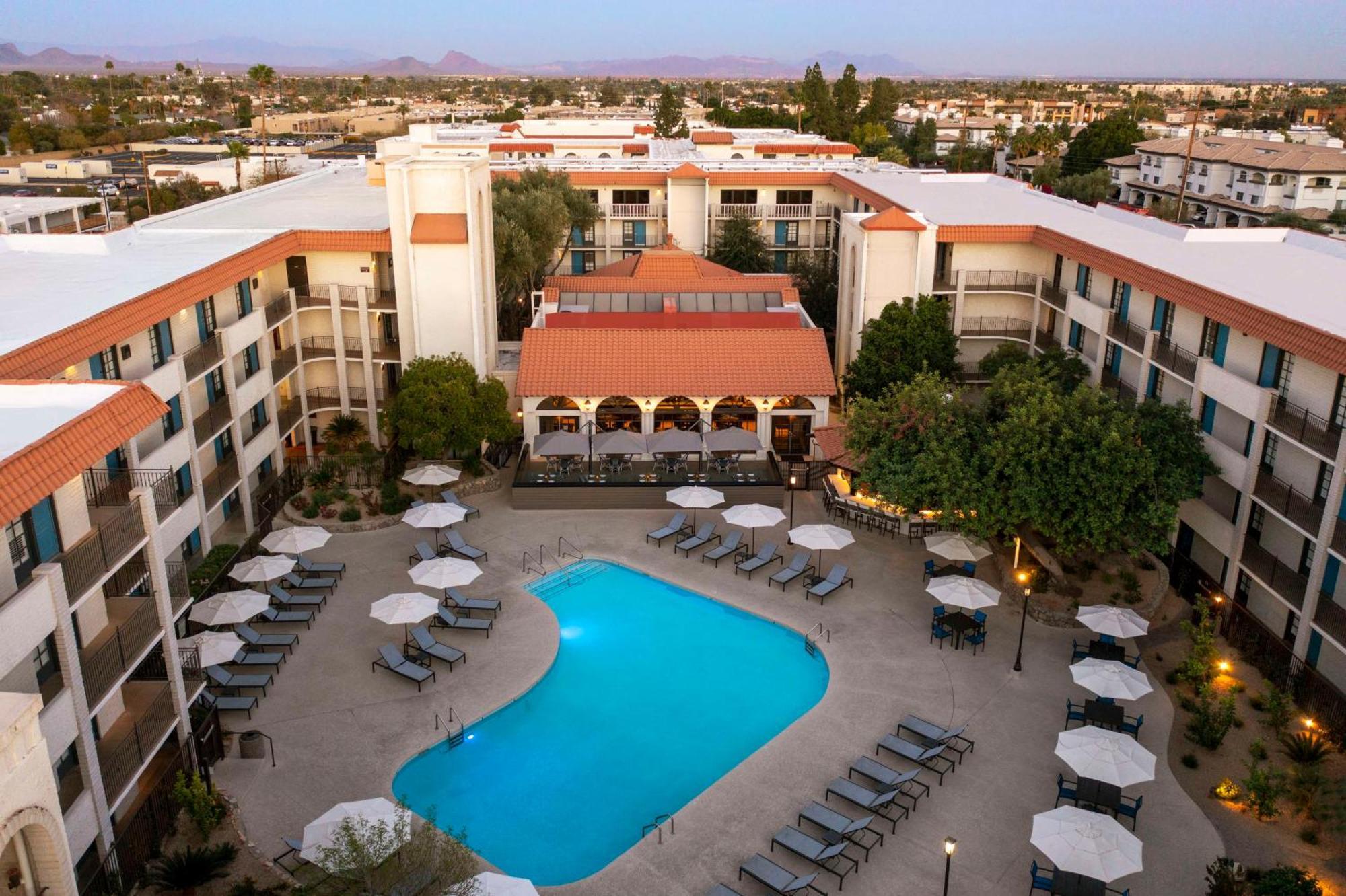 Embassy Suites By Hilton Scottsdale Resort Екстер'єр фото