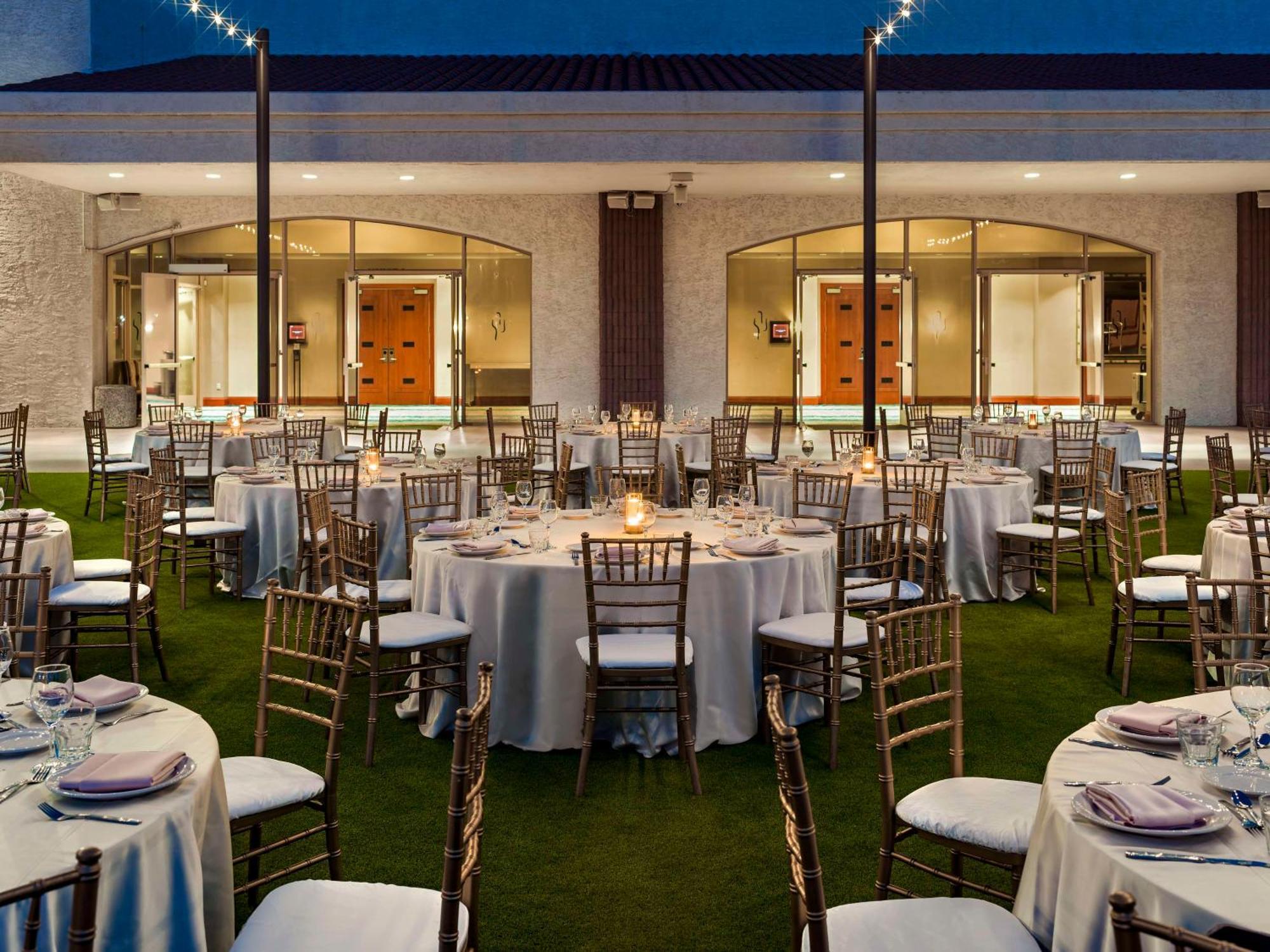 Embassy Suites By Hilton Scottsdale Resort Екстер'єр фото